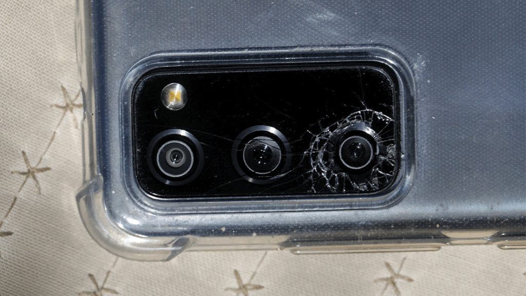 Samsung has filed a lawsuit against a design defect in the Galaxy S20 series phones