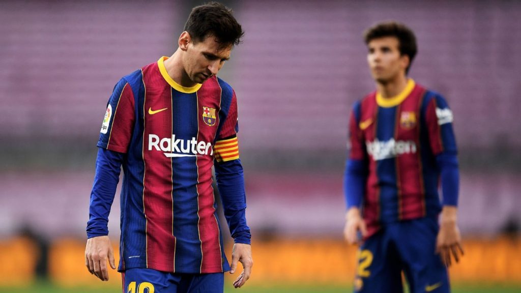 Lionel Messi’s reign at Barcelona ends, declaring that he will not “continue his association” with the club